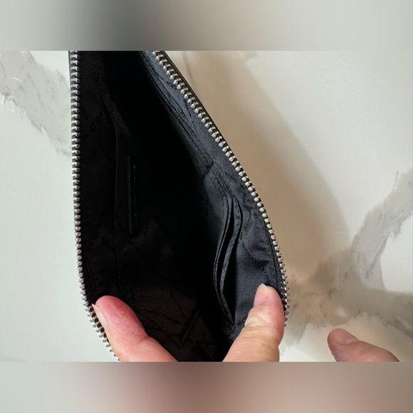 Michael Kors wristlet - Picture 4 of 5